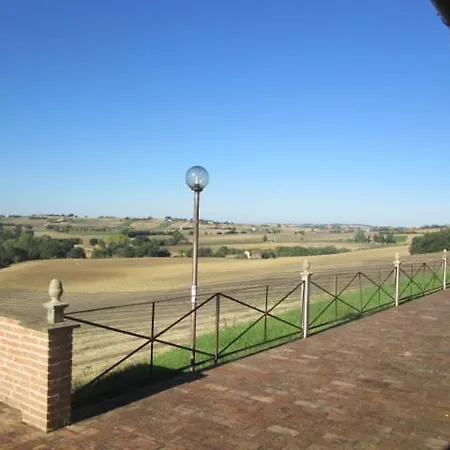 In Luzi Farm stay Treia